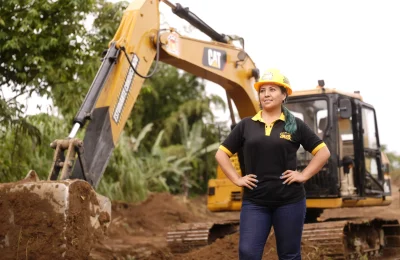 ExcavadoraMujer